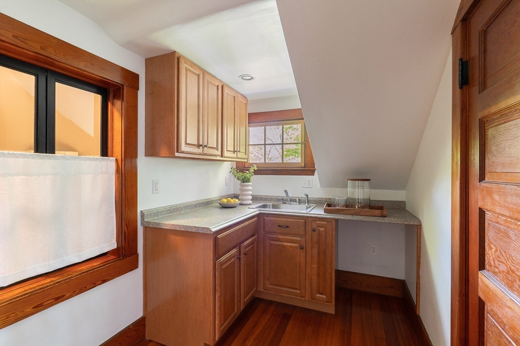 4 Lawrence Street Winchester, MA 01890 - Photo 23 of 40