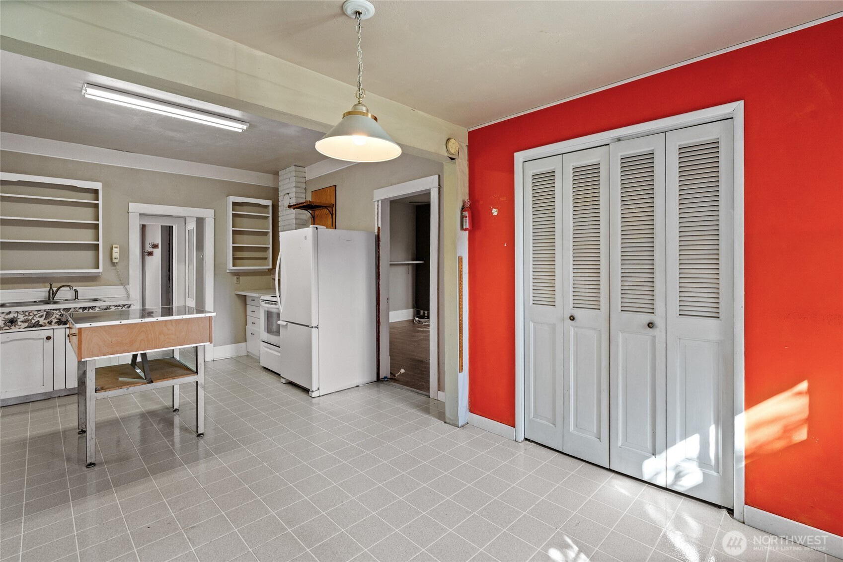 1118 Thompson Street Sumner, WA 98390 - Photo 19 of 39 a view of a livingroom with furniture a flat screen tv and outdoor space
