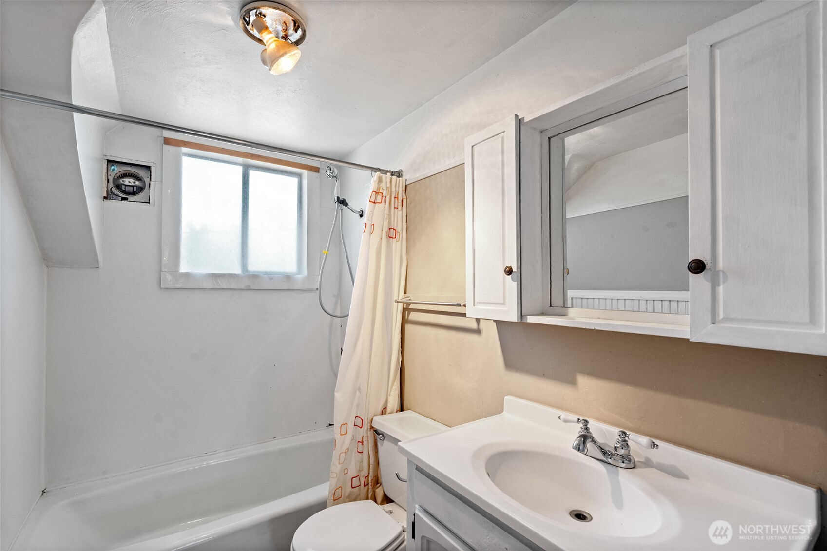 1118 Thompson Street Sumner, WA 98390 - Photo 26 of 39 a bathroom with a sink toilet and shower