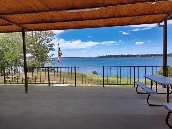 $299,700 | 410 Coast Loop, Trinity, TX 75862