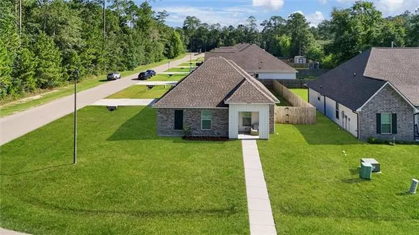 $239,000 | 60245 Sunset Oak Boulevard, Lacombe, LA 70445