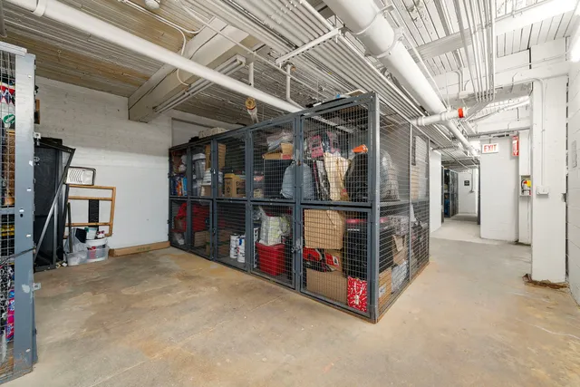 $420,000 | 2911 North Western Avenue, Unit 513, Chicago, IL 60618