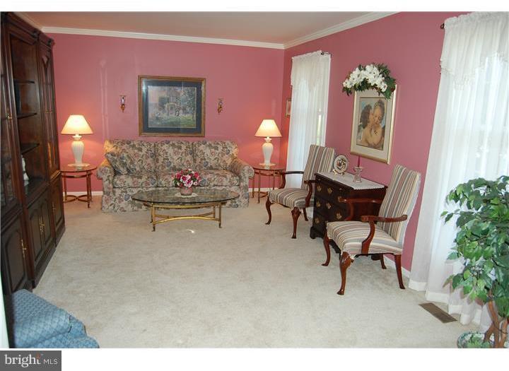 206 Deergrass Road Hockessin, DE 19707 - Photo 4 of 22 Living Room
