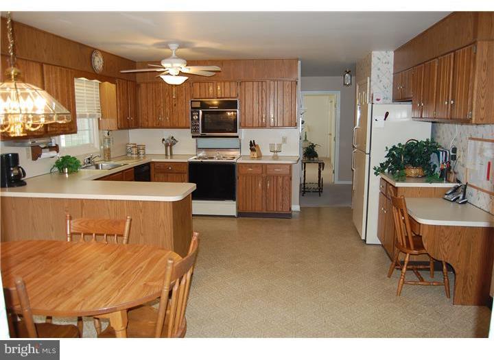 206 Deergrass Road Hockessin, DE 19707 - Photo 7 of 22 Kitchen
