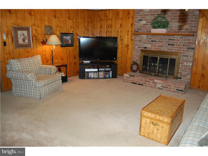 206 Deergrass Road Hockessin, DE 19707 - Photo 10 of 22 Family Room