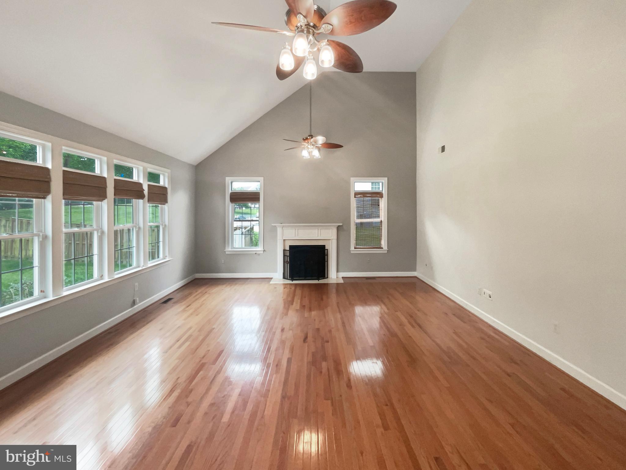 18550 Kerill Road Triangle, VA 22172 - Photo 3 of 54