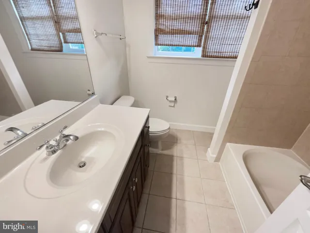 $778,000 | 18550 Kerill Road, Triangle, VA 22172