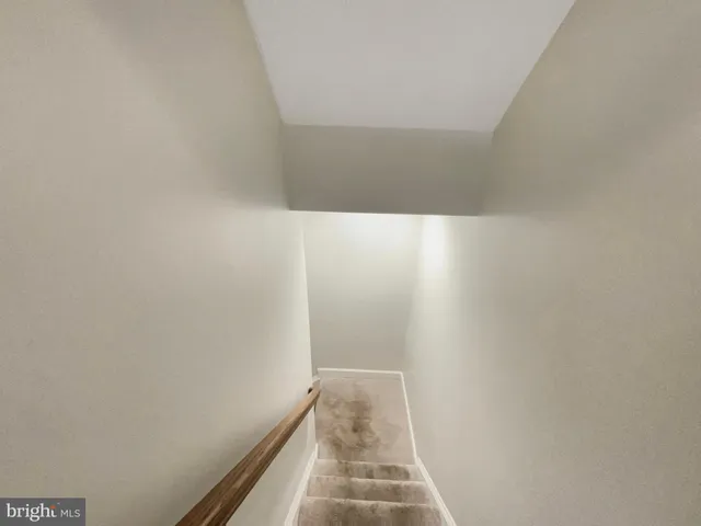 $778,000 | 18550 Kerill Road, Triangle, VA 22172