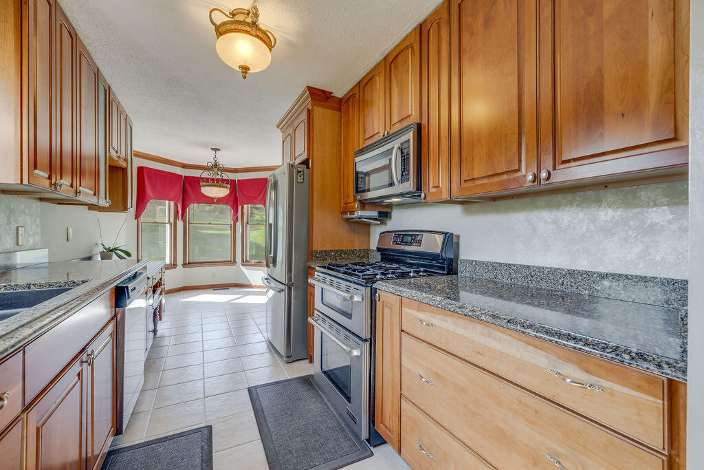 490 Summit Drive Jonesborough, TN 37659 - Photo 14 of 65 014