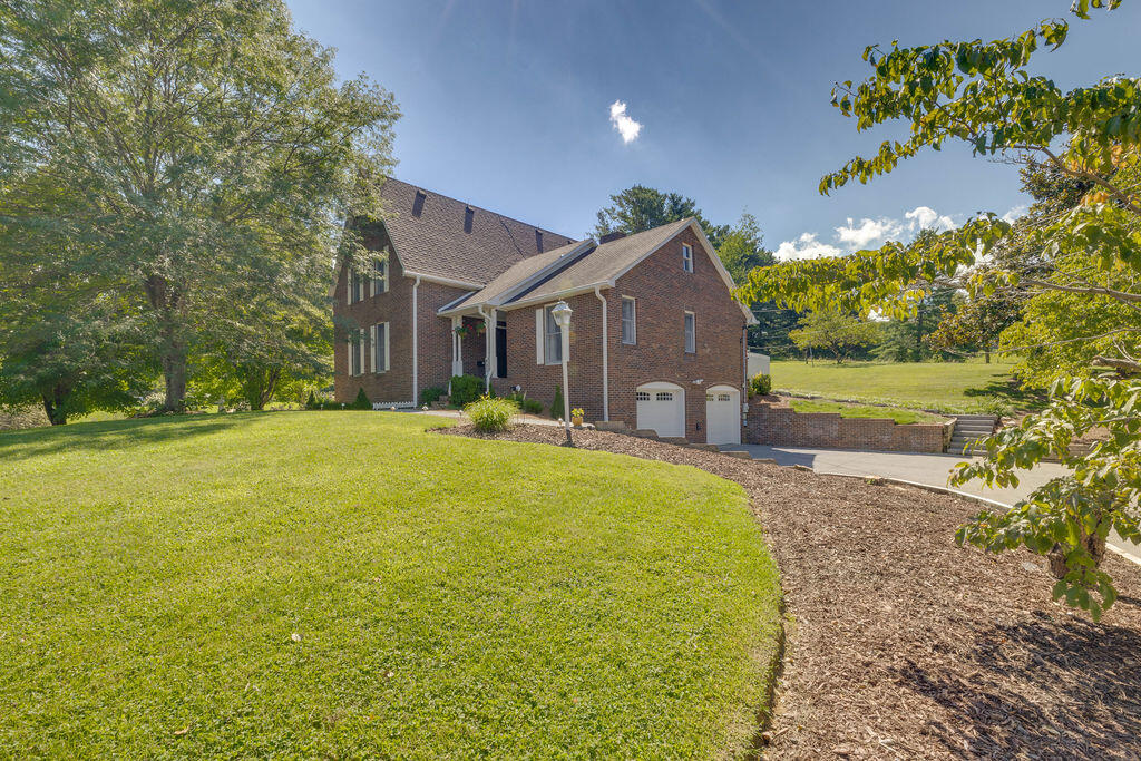 490 Summit Drive Jonesborough, TN 37659 - Photo 4 of 65 004