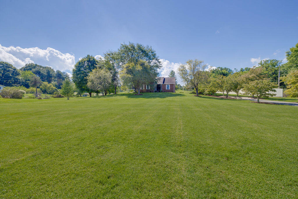 490 Summit Drive Jonesborough, TN 37659 - Photo 5 of 65 005