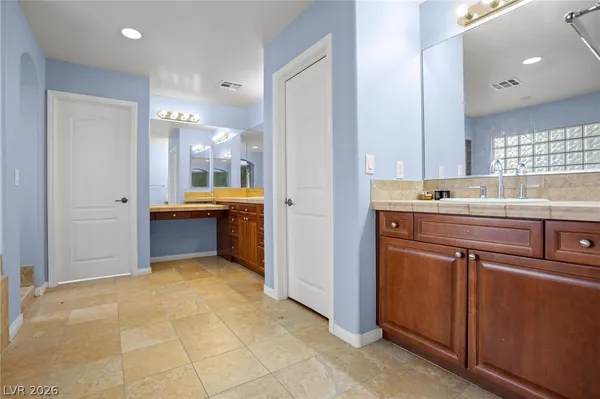 $3,800 | 7583 Cactus Peak Court, Las Vegas, NV 89113