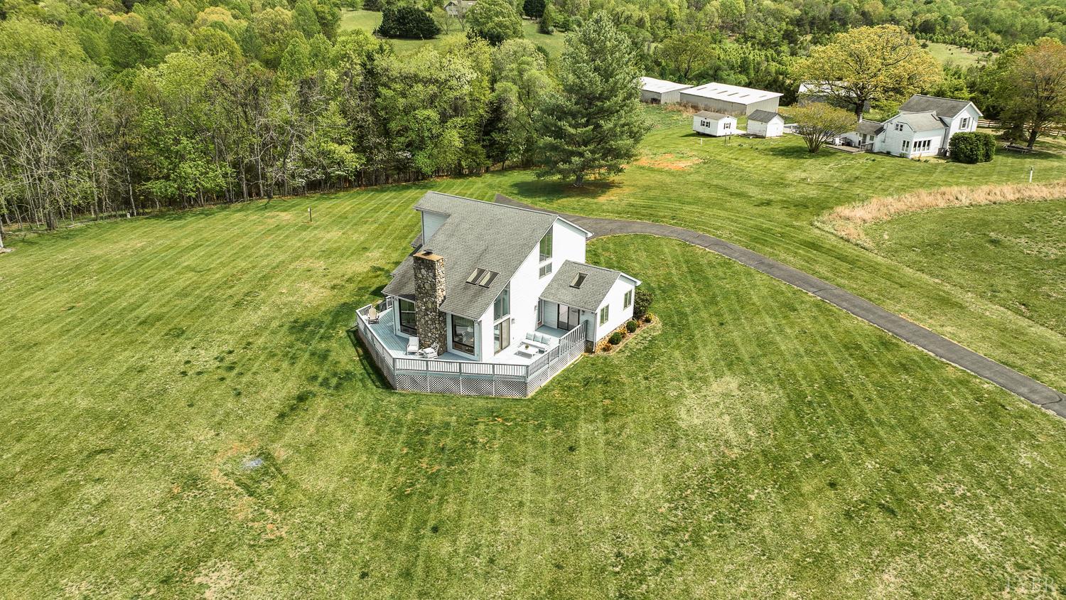 3453 Roaring Run Road Goode, VA 24556 - Photo 15 of 93