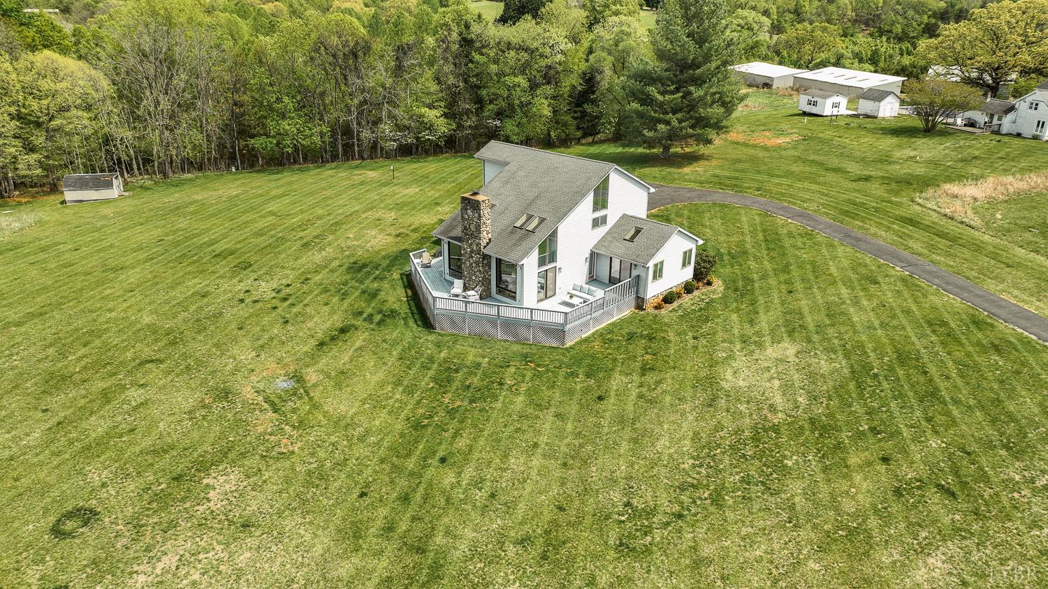 3453 Roaring Run Road Goode, VA 24556 - Photo 18 of 93