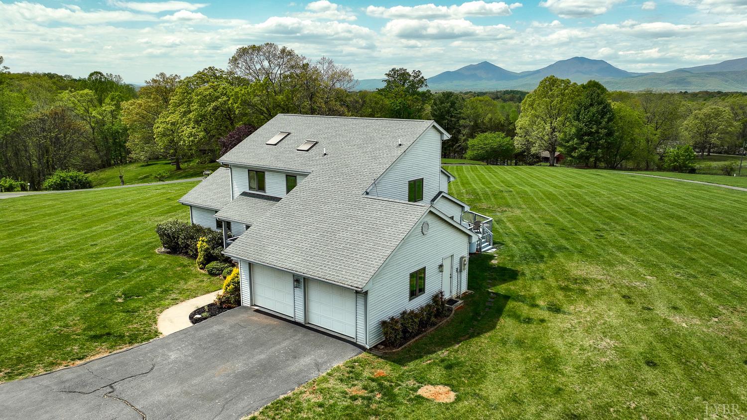 3453 Roaring Run Road Goode, VA 24556 - Photo 10 of 93