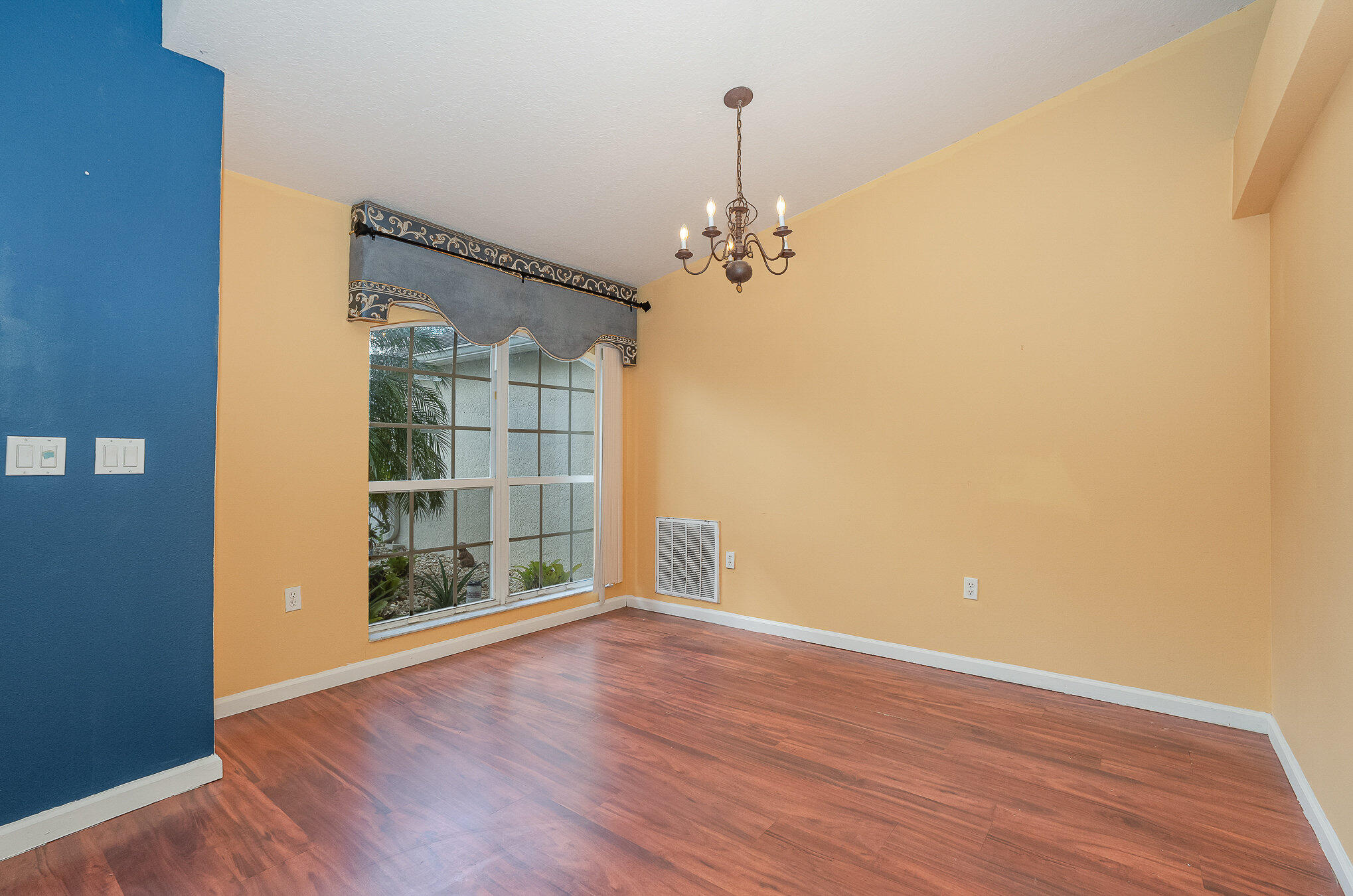 429 Freeman Road Northwest Palm Bay, FL 32907 - Photo 4 of 24 004_dsc06933-edit