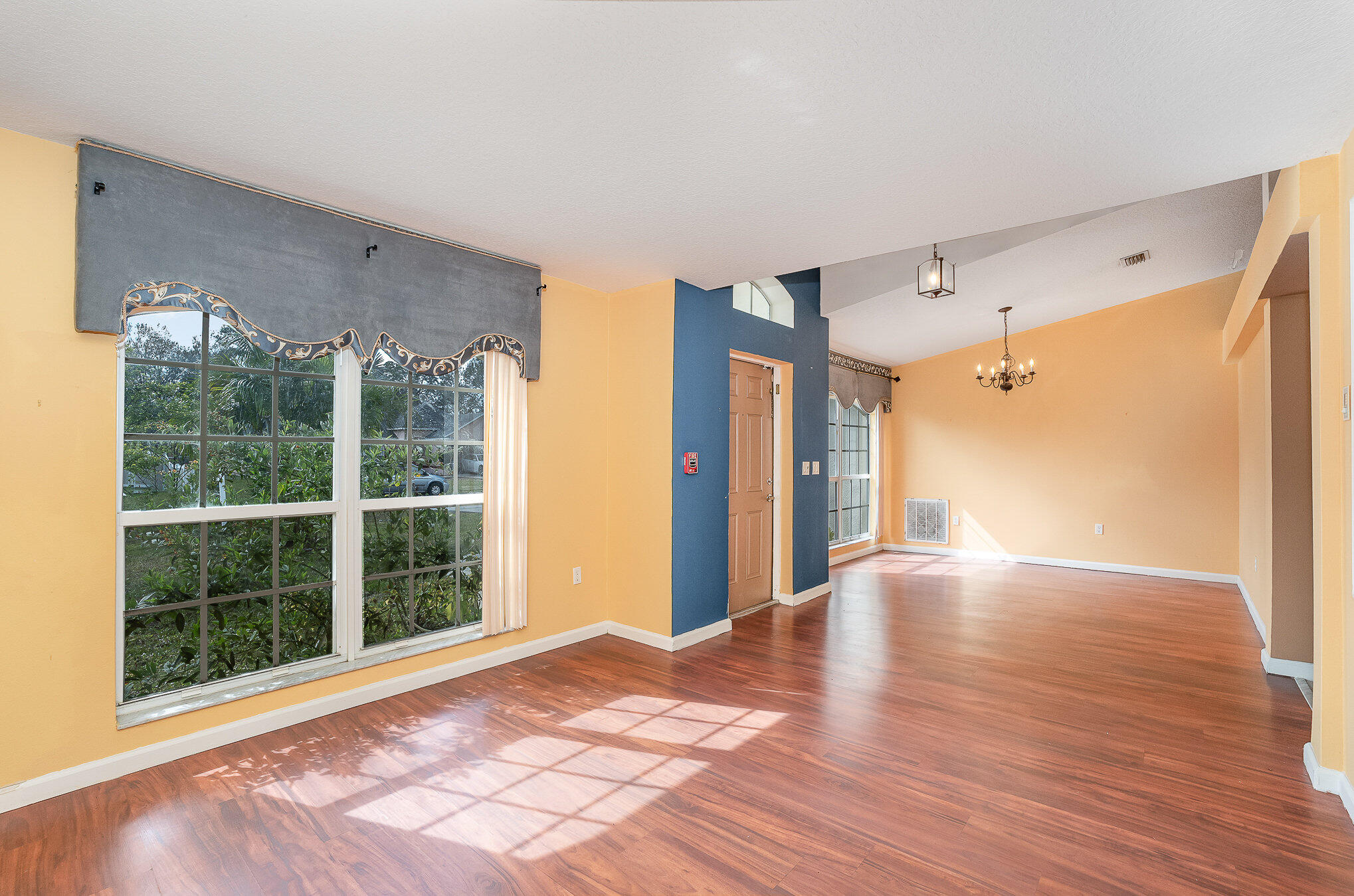 429 Freeman Road Northwest Palm Bay, FL 32907 - Photo 5 of 24 005_dsc06940-edit