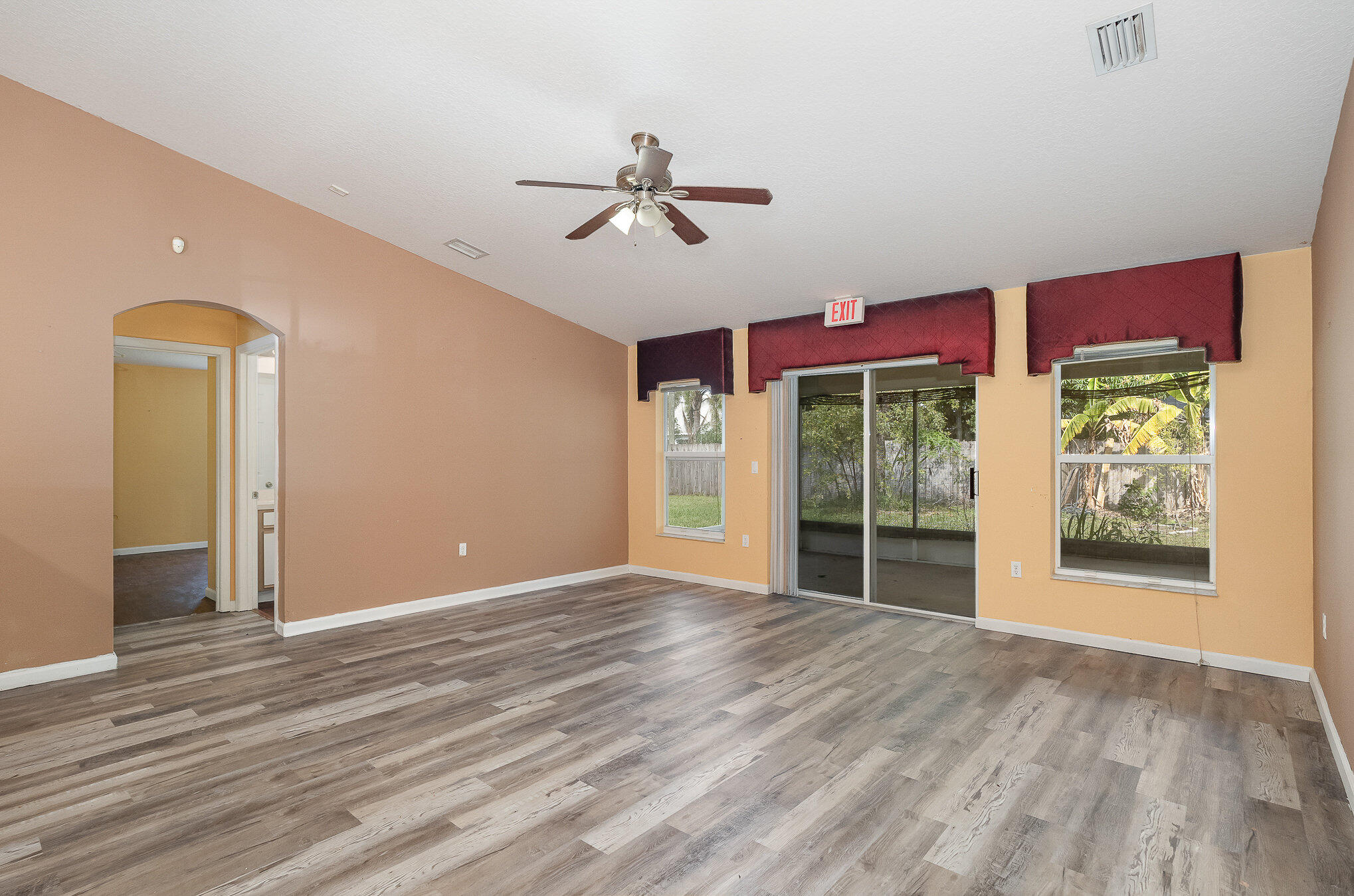429 Freeman Road Northwest Palm Bay, FL 32907 - Photo 6 of 24 006_dsc06949-edit