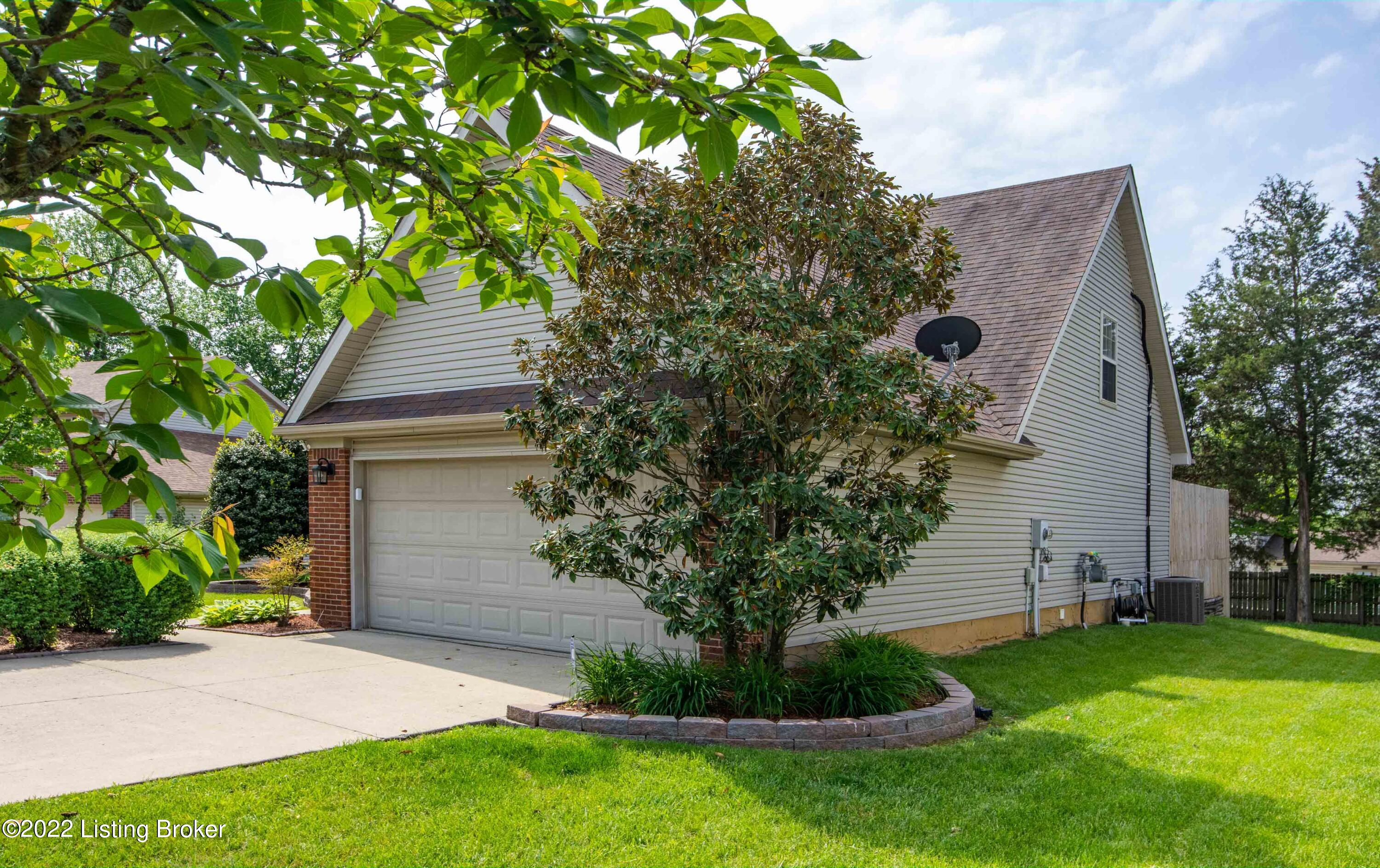 7306 Quindero Run Road Louisville, KY 40228 - Photo 4 of 51 7306-Quindero-Run-Rd-4