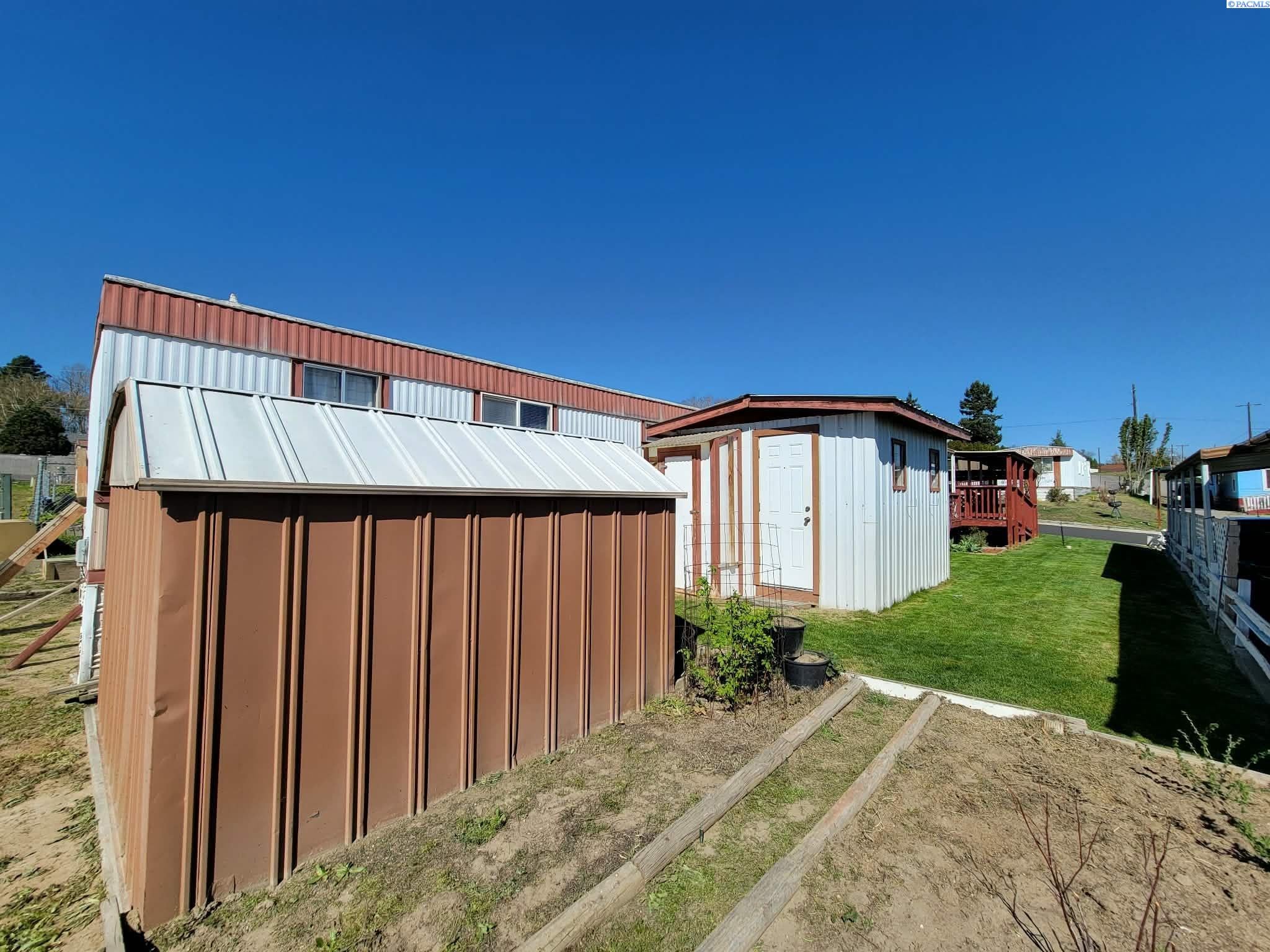 1100 South Euclid Road, Unit 4 Grandview, WA 98930 - Photo 24 of 26 Gallery Image 24