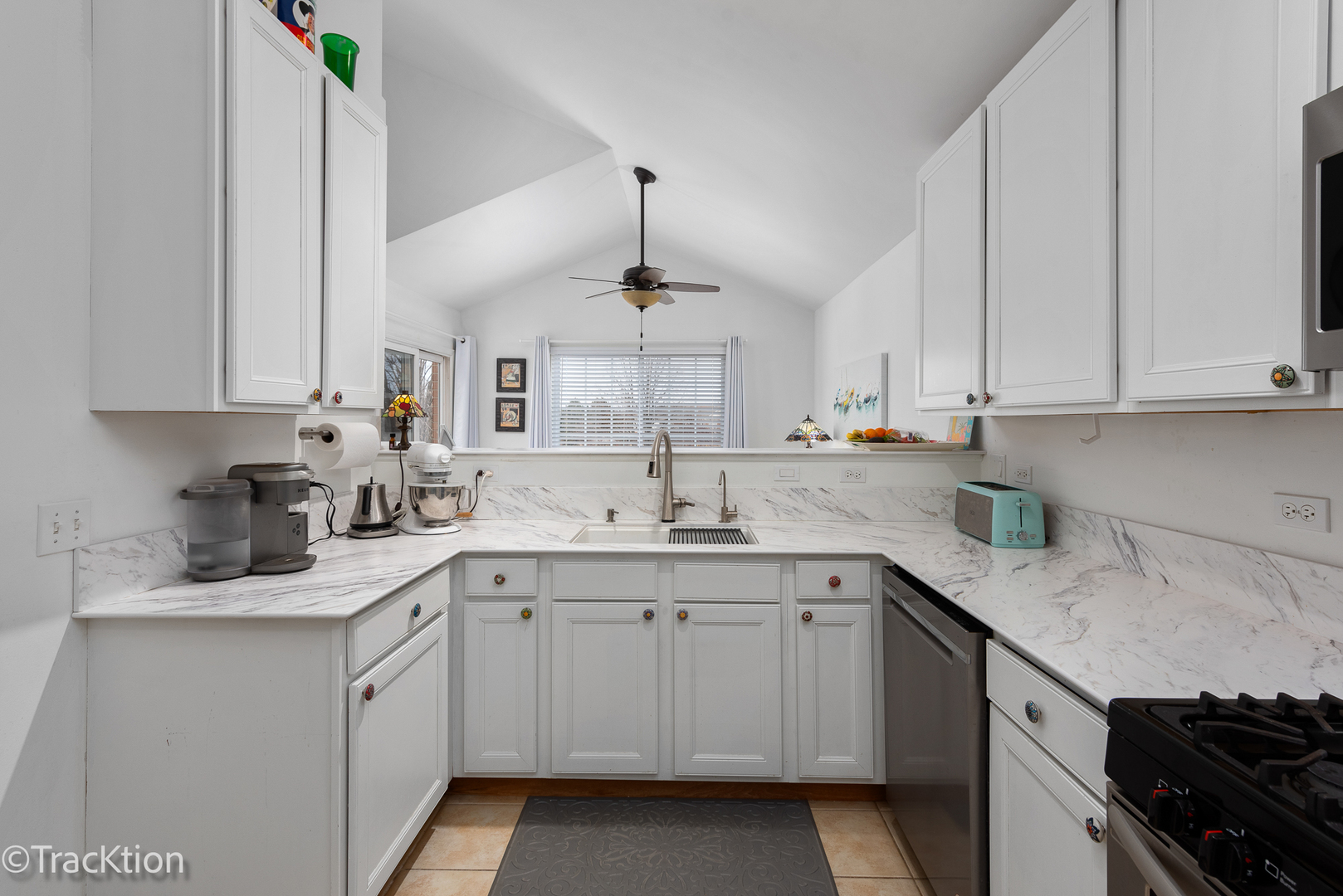 1954 Concord Drive McHenry, IL 60050 - Photo 11 of 22