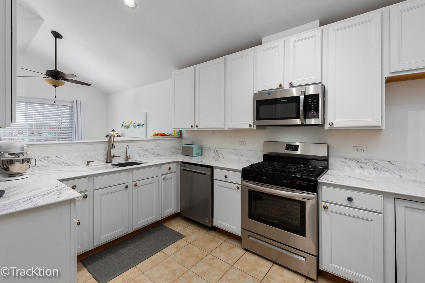 1954 Concord Drive McHenry, IL 60050 - Photo 10 of 22