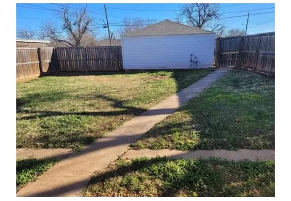 $800 | 205 College Drive, Abilene, TX 79601