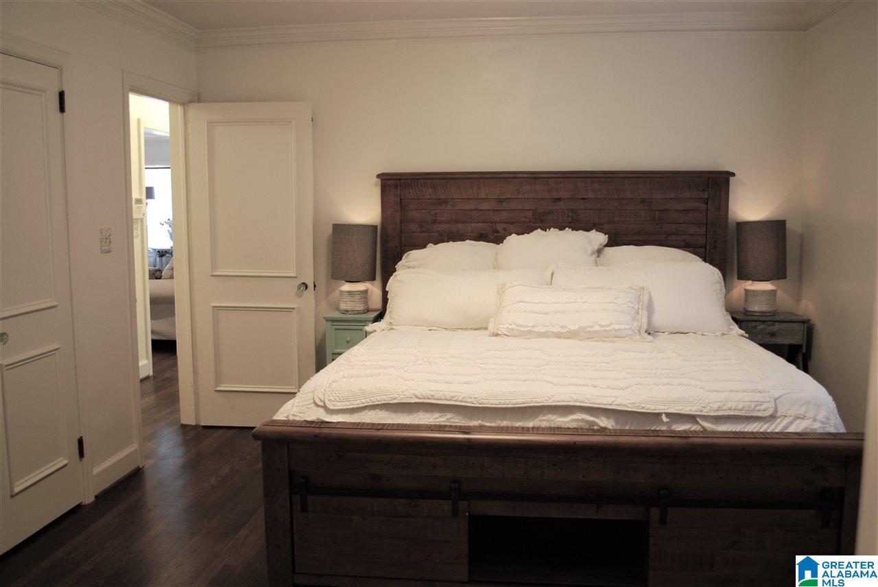 1112 Irving Road Birmingham, AL 35209 - Photo 19 of 36