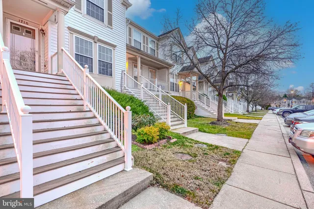 a view of a yard in front of a building