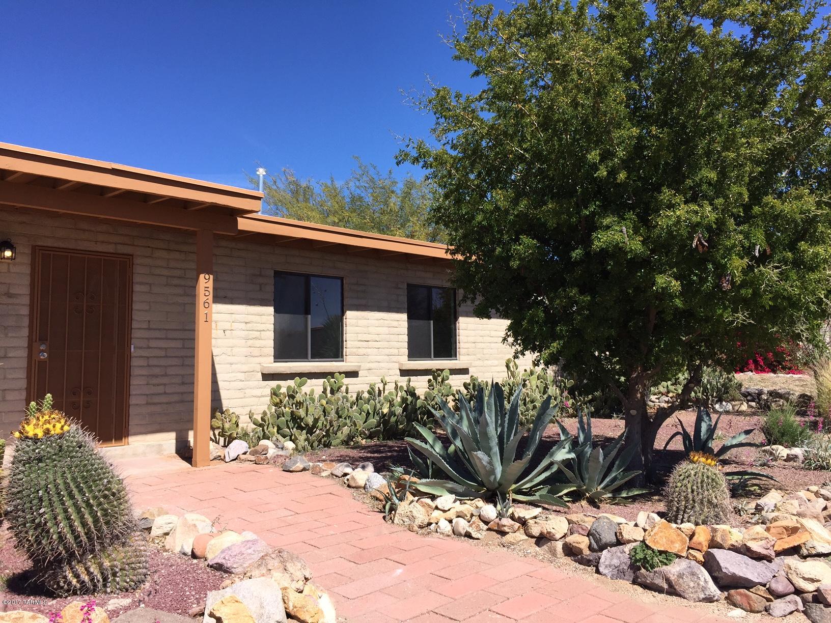 9561 East Sellarole Road Tucson, AZ 85730 - Photo 3 of 27 Gallery Image 3
