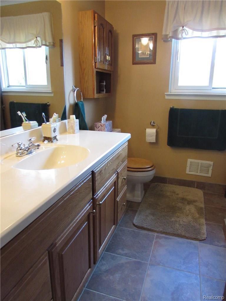 42316 Proctor Road Canton, MI 48188 - Photo 24 of 37 Bathroom 2.JPG