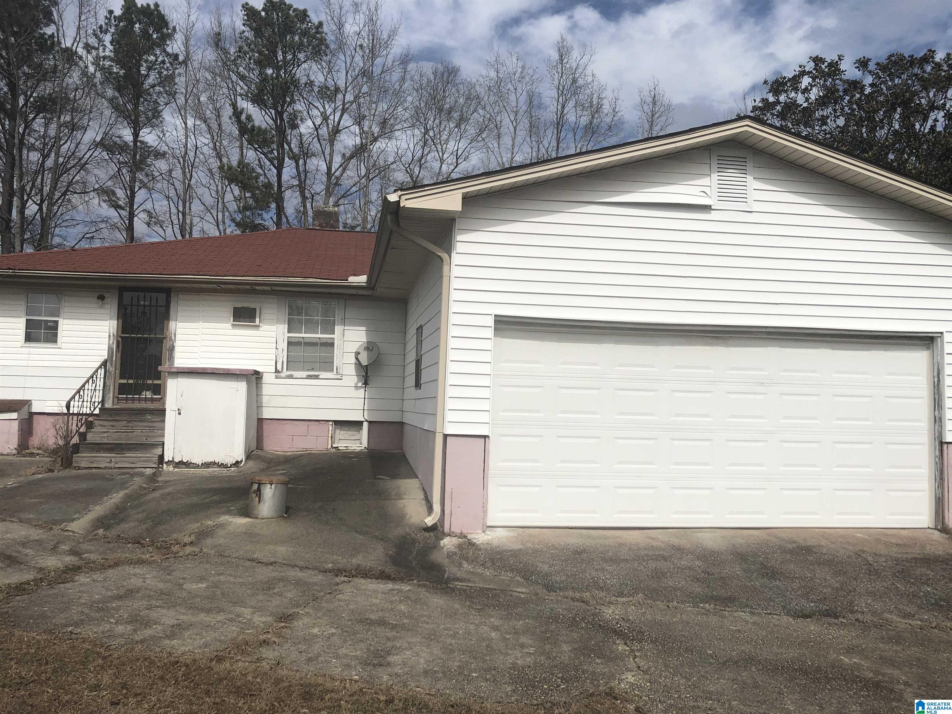 297 Smith Road Jemison, AL 35085 - Photo 2 of 20