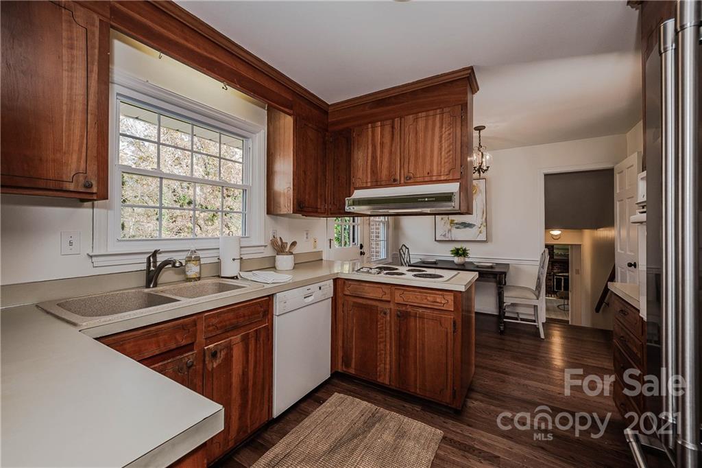 3809 Riverbend Road Charlotte, NC 28210 - Photo 9 of 31 Gallery Image 9