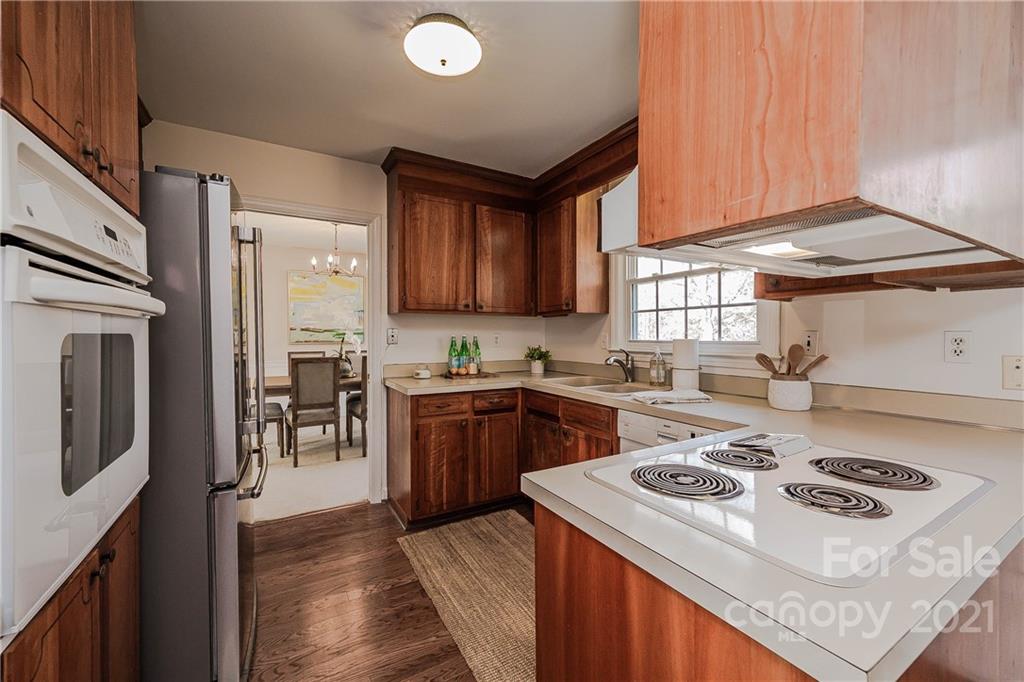 3809 Riverbend Road Charlotte, NC 28210 - Photo 10 of 31 Gallery Image 10