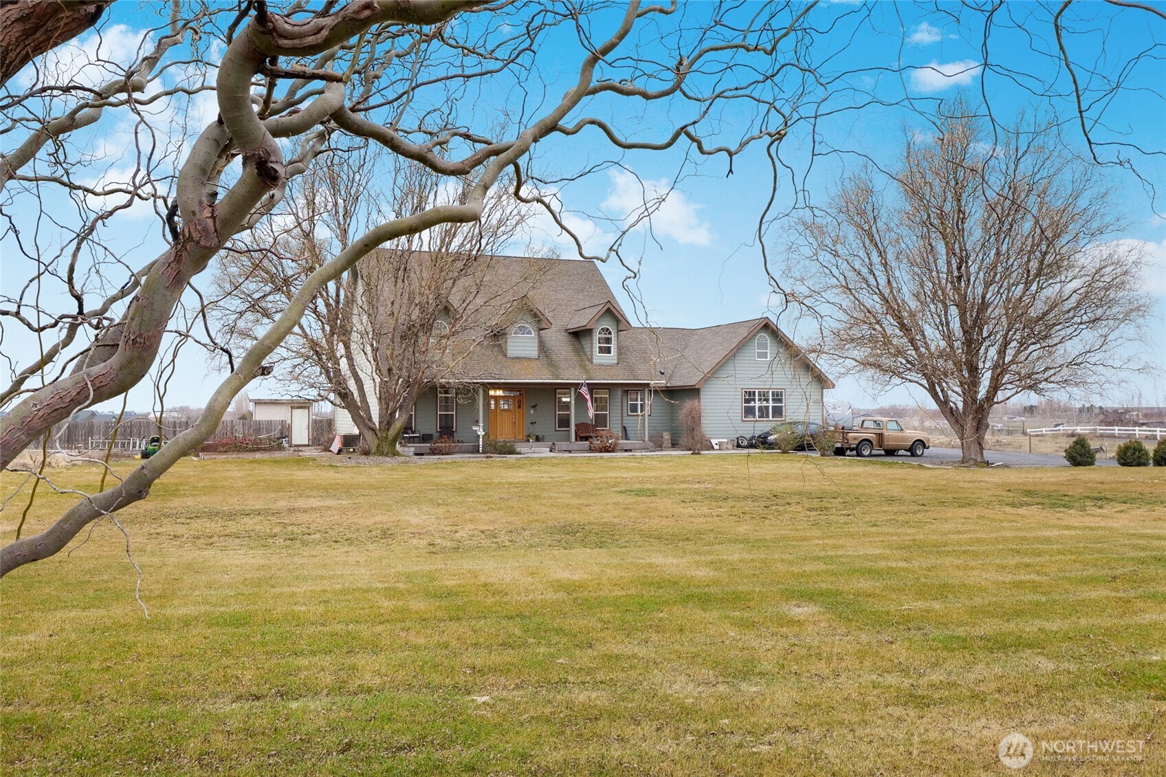 4997 Road 7.5 Northeast Moses Lake, WA 98837 - Photo 3 of 40