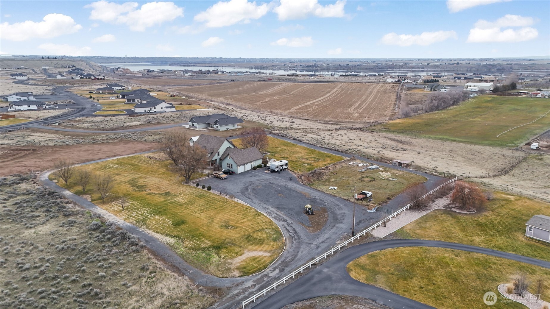 4997 Road 7.5 Northeast Moses Lake, WA 98837 - Photo 6 of 40