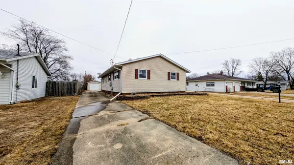 $224,900 | 1267 East Locust Street, Canton, IL 61520