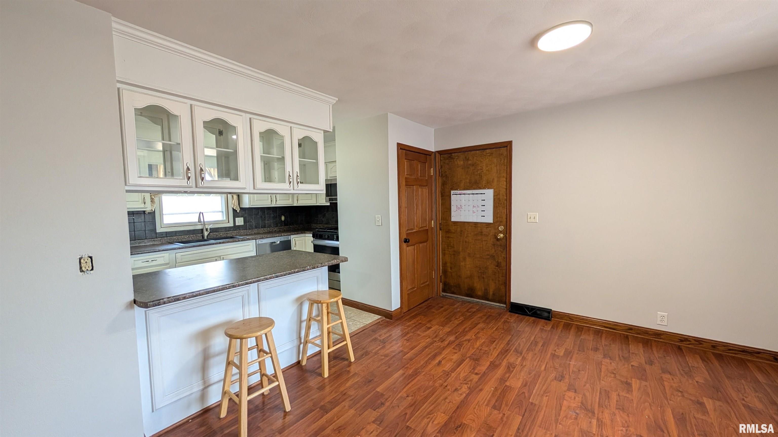 1267 East Locust Street Canton, IL 61520 - Photo 12 of 49