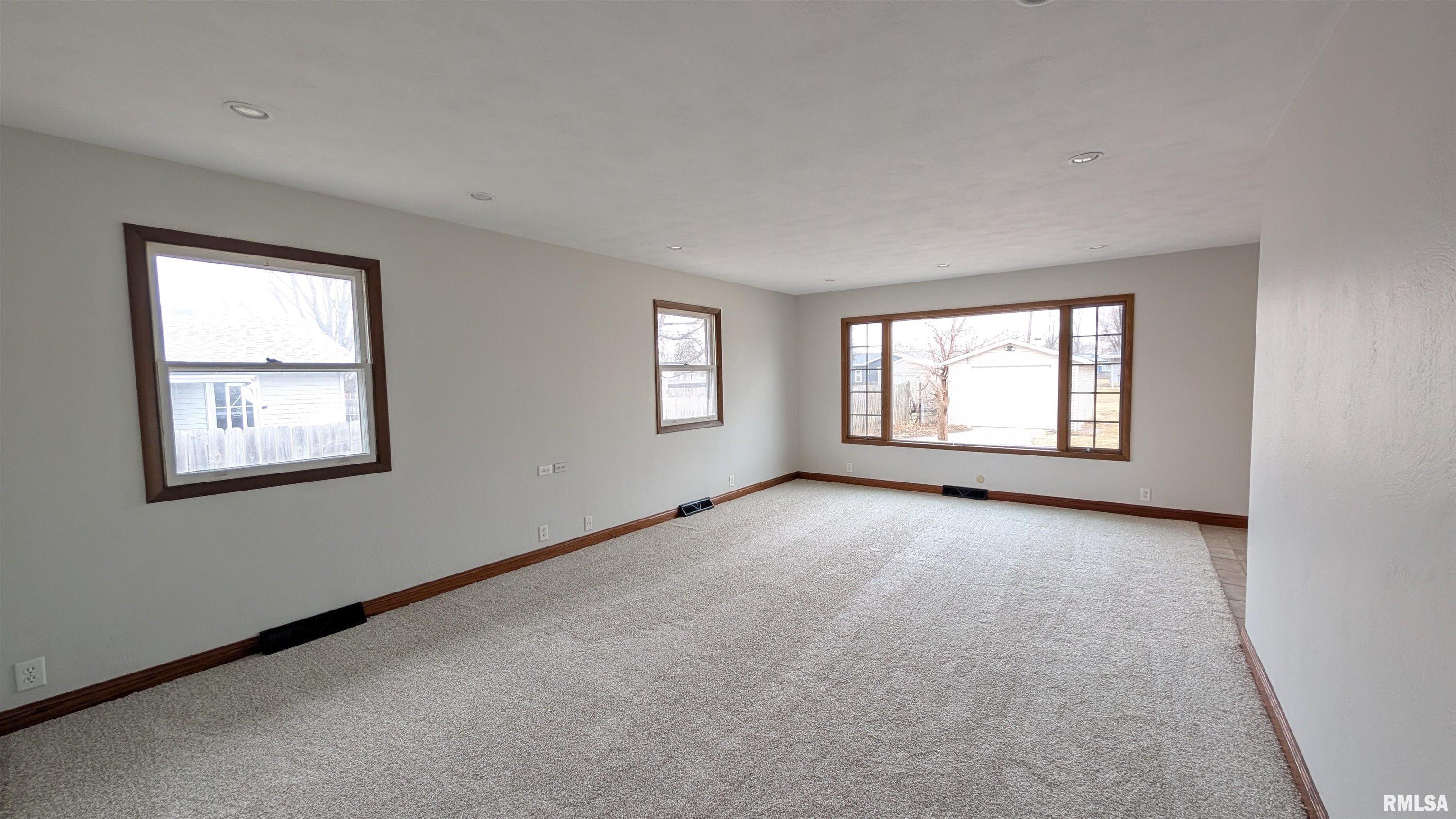 1267 East Locust Street Canton, IL 61520 - Photo 31 of 49