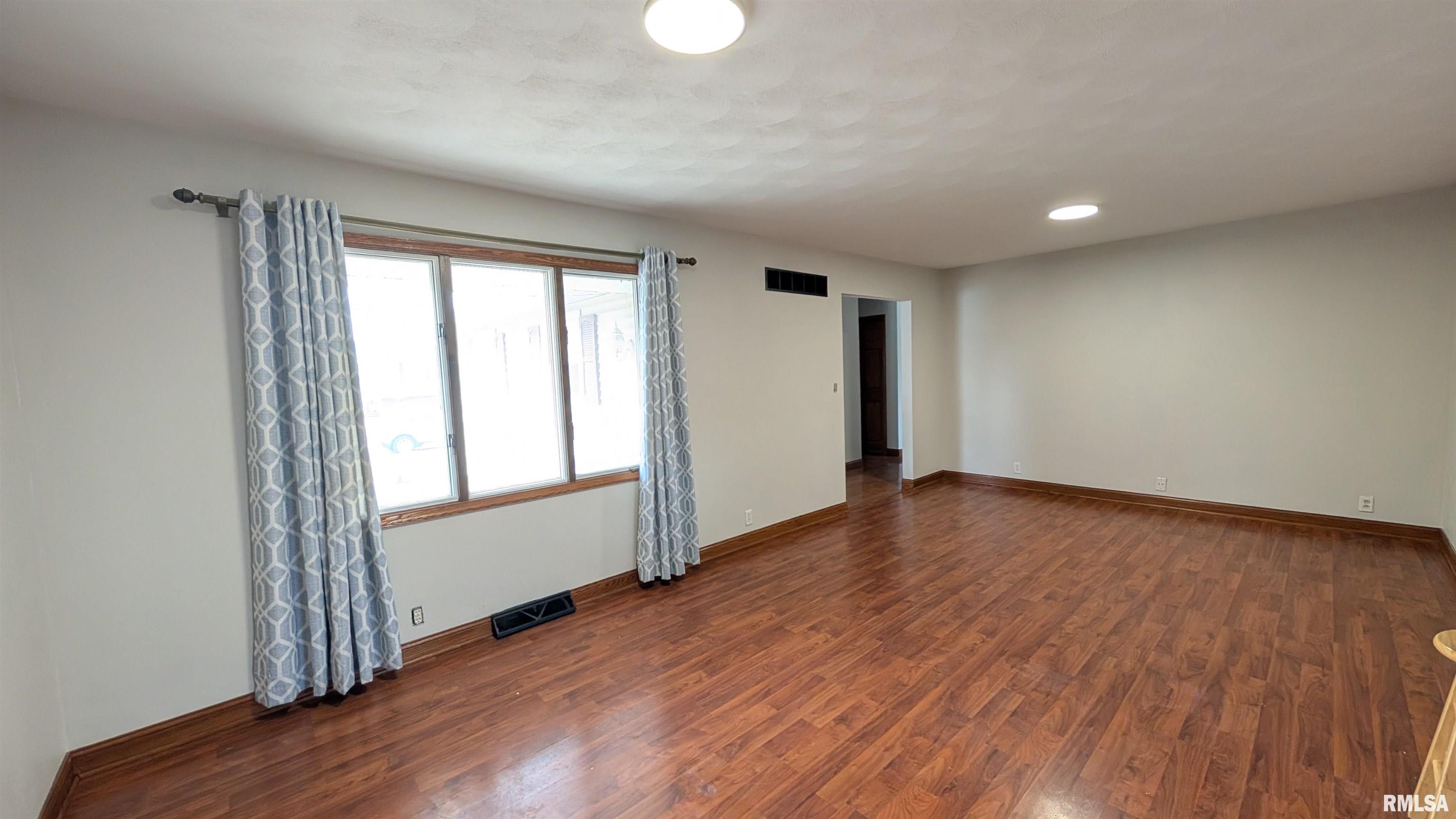 1267 East Locust Street Canton, IL 61520 - Photo 32 of 49