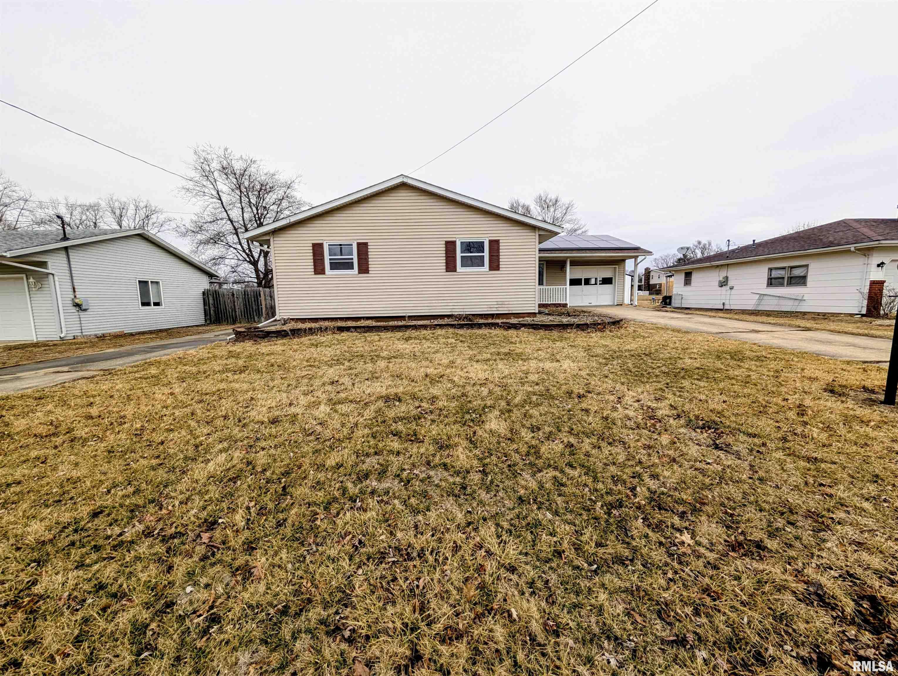 1267 East Locust Street Canton, IL 61520 - Photo 4 of 49