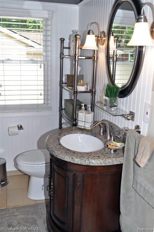 1562 Sheffield Road Birmingham, MI 48009 - Photo 9 of 20 Elegant Bath