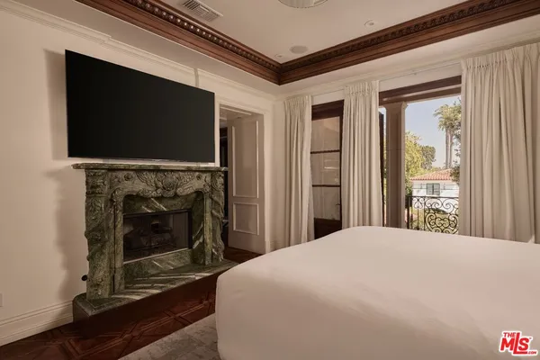 $49,950 | 614 North Palm Drive, Beverly Hills, CA 90210