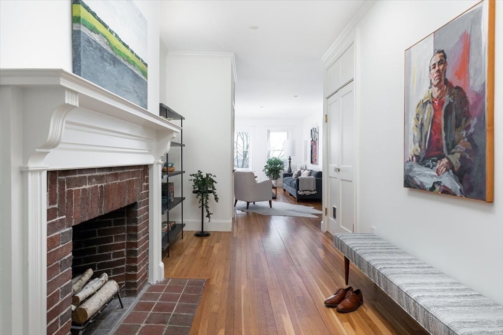 95 Mason Terrace, Unit 6 Brookline, MA 02446 - Photo 2 of 18