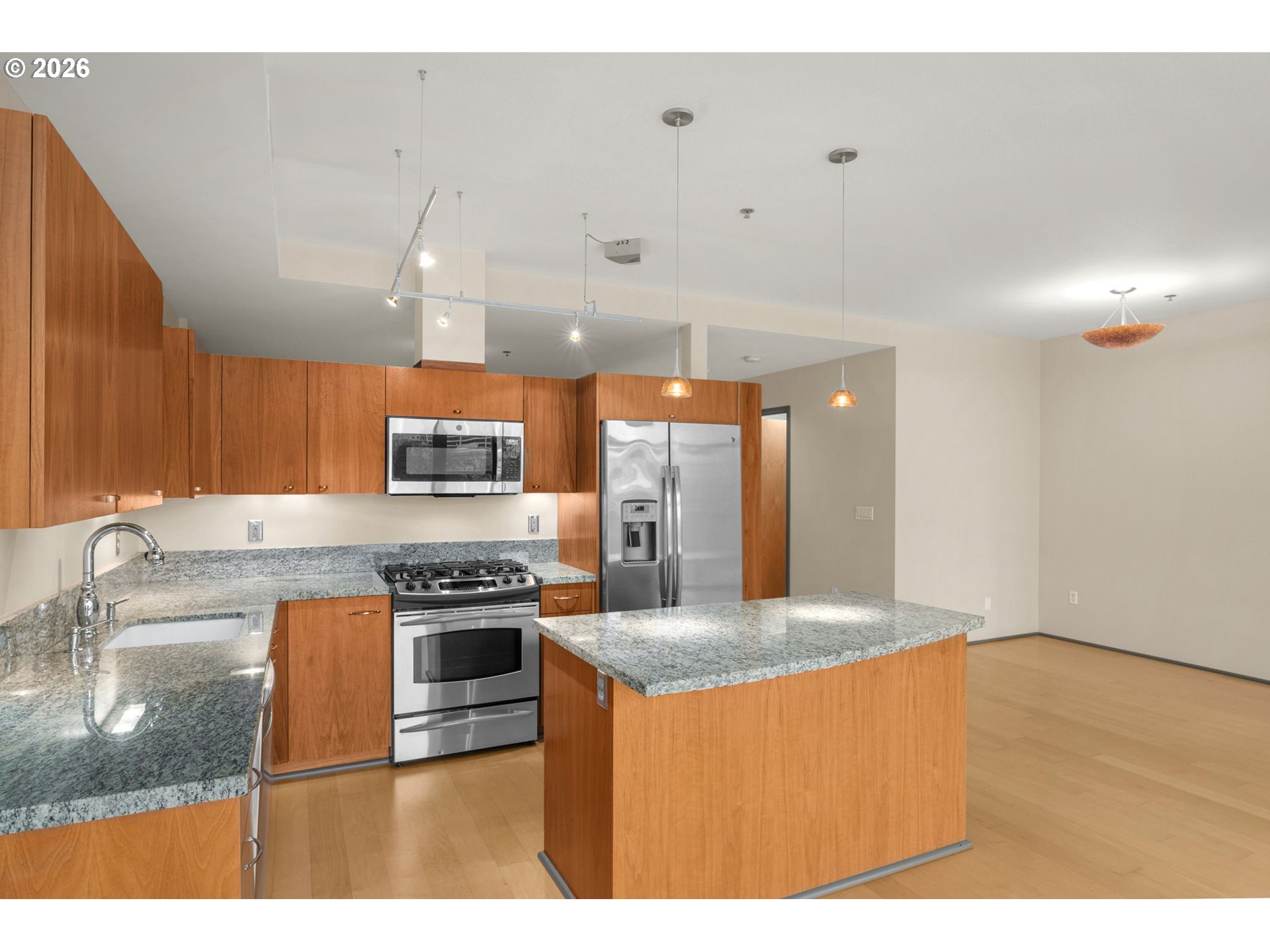 1221 Southwest 10th Avenue, Unit 702 Portland, OR 97205 - Photo 11 of 31