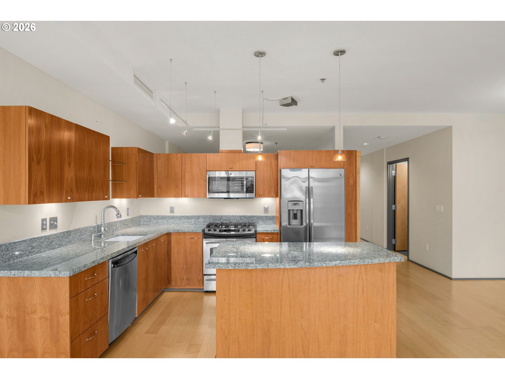 1221 Southwest 10th Avenue, Unit 702 Portland, OR 97205 - Photo 13 of 31