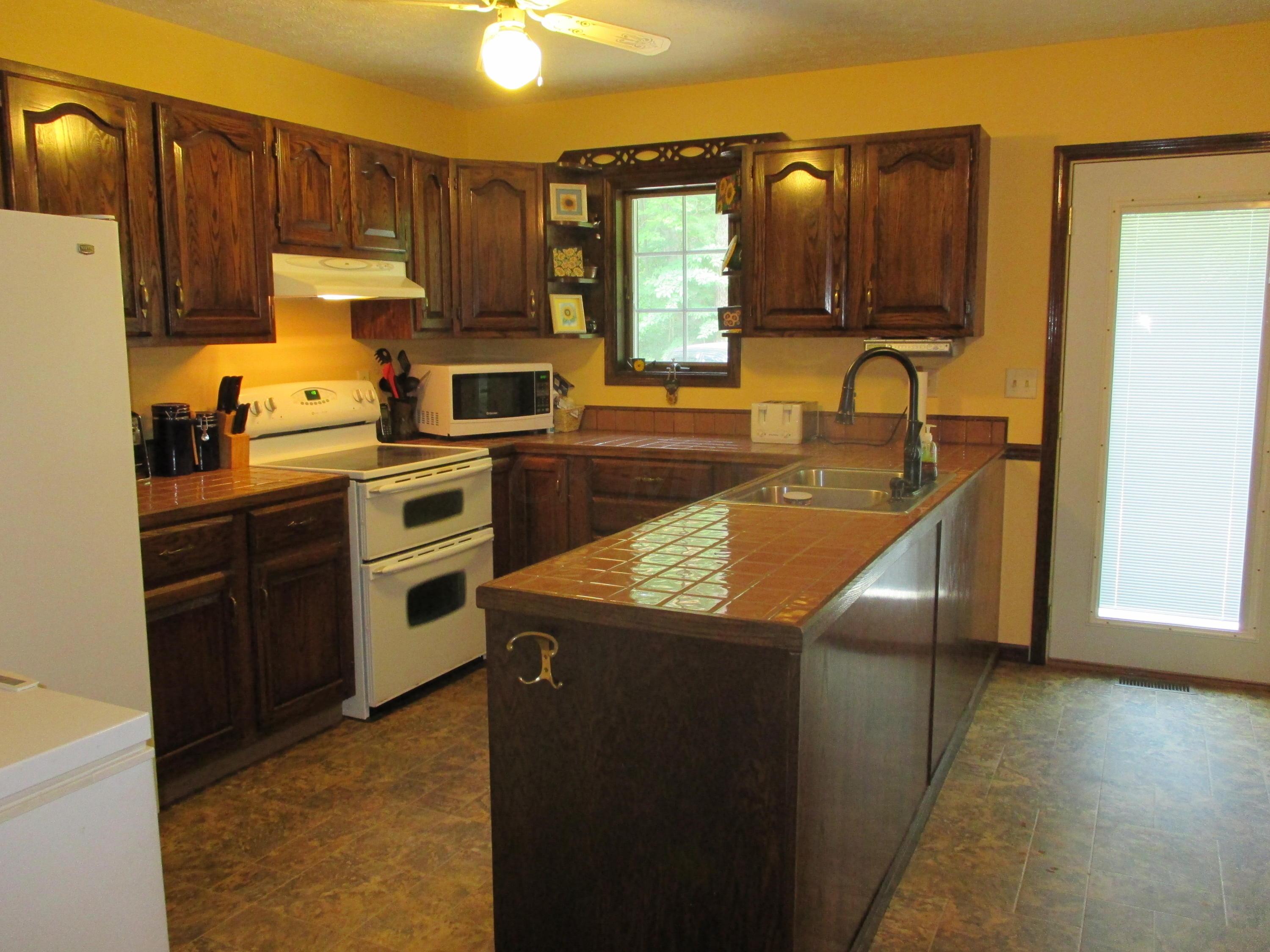 540 Blue Valley Road Southeast Lancaster, OH 43130 - Photo 13 of 29