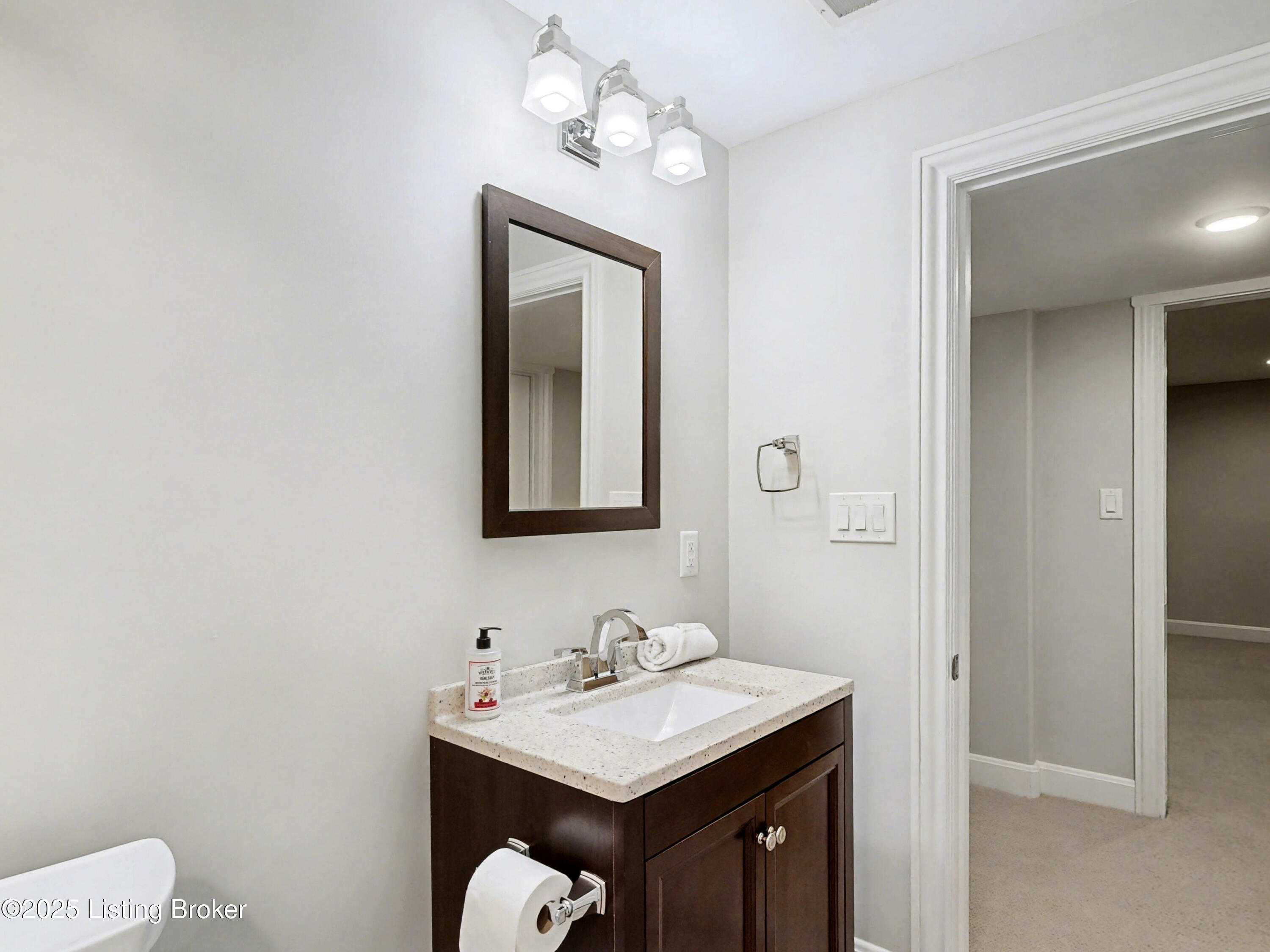 2109 Starmont Road Riverwood, KY 40207 - Photo 43 of 53 Exteriors Interiors Dec 15-44