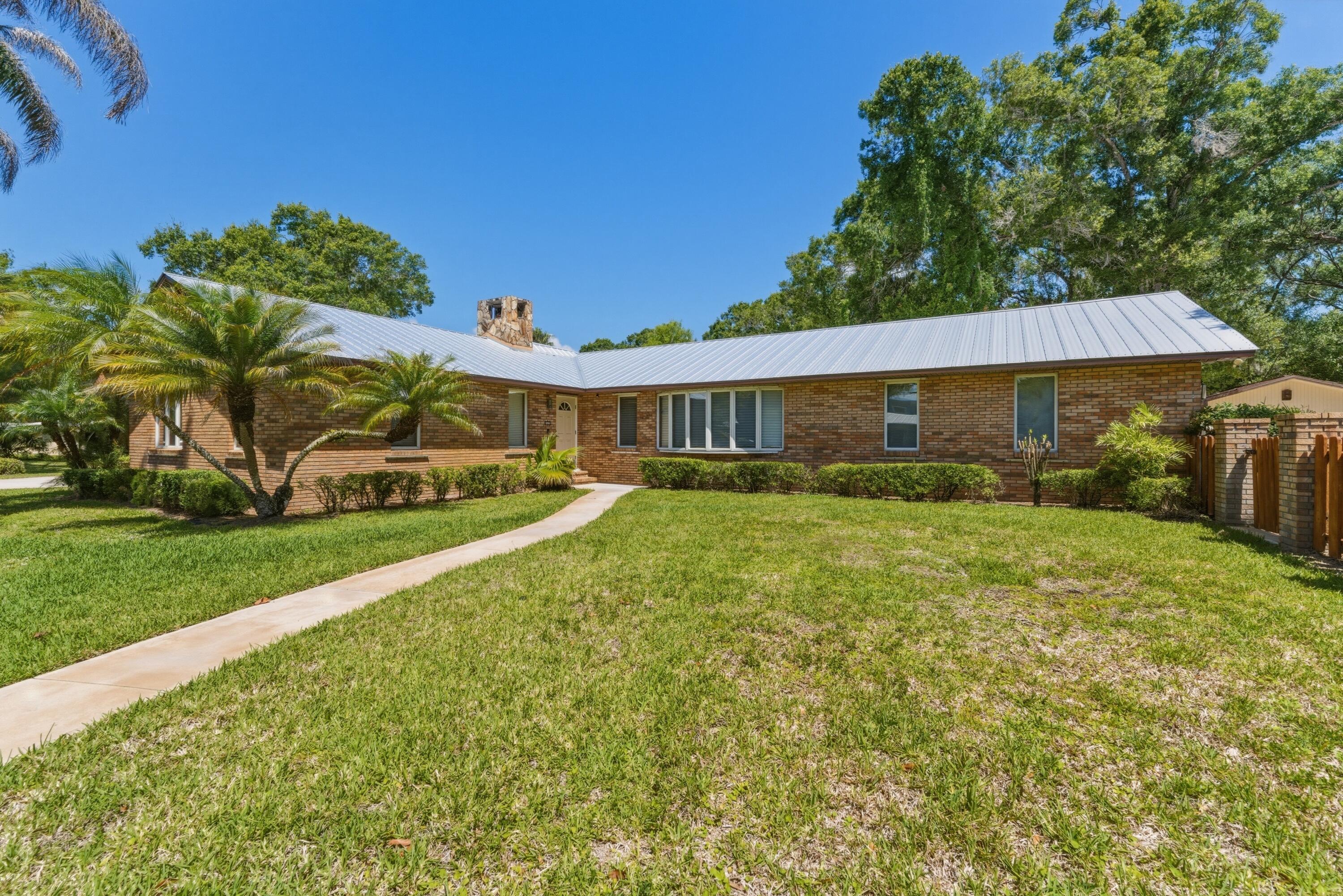 800 Ulrich Road Fort Pierce, FL 34982 - Photo 3 of 50 main house