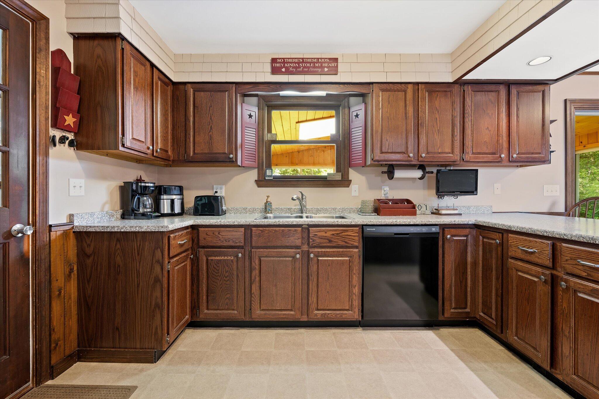 258 Moore Road Ellsworth, ME 04605 - Photo 5 of 61 19-Kitchen